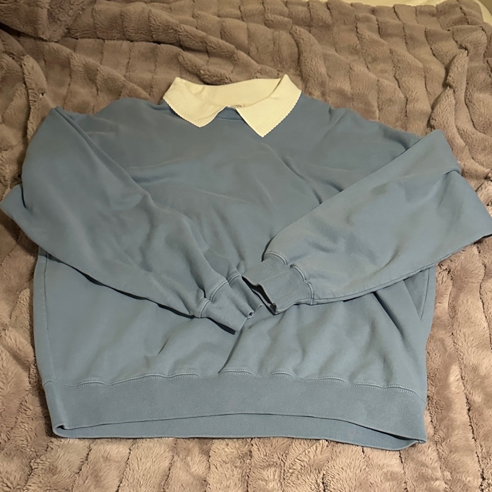 Brandy Melville John Galt Light Blue Crewneck Sweater with White Collar